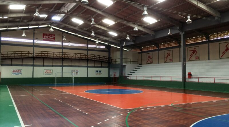 Ginásio Verde Vale recebe aulas de futsal, handebol, vôlei e karate